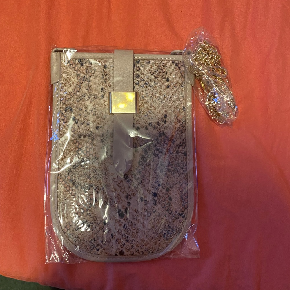 Crossbody wallet
